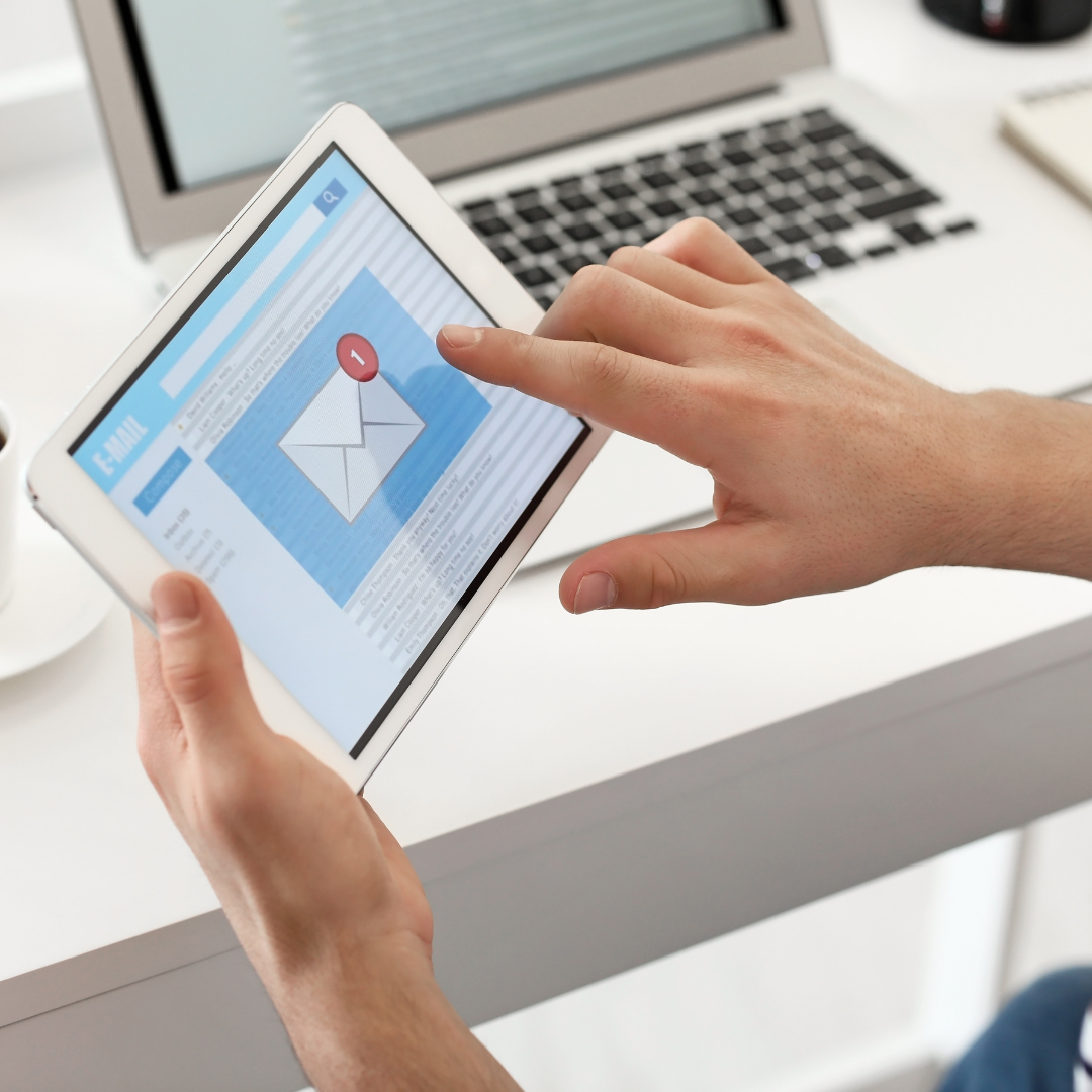 Drive new​ acquisitions by improve loyalty experience with our digital marketing services